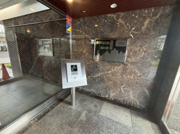 貝塚市窪田、マンションの画像です