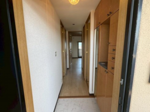 貝塚市澤、マンションの画像です