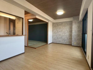 貝塚市澤、マンションの画像です