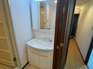 貝塚市澤、マンションの画像です