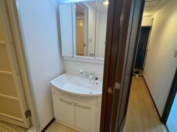 貝塚市澤、マンションの画像です