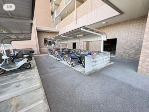 貝塚市福田、マンションの画像です