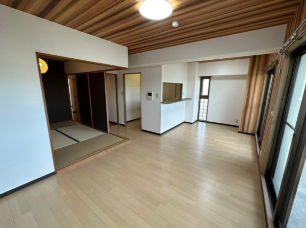 岸和田市土生町、マンションの画像です