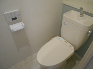 岸和田市港緑町、マンションの画像です