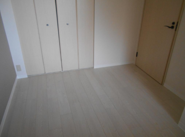 岸和田市港緑町、マンションの画像です