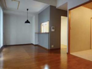 岸和田市港緑町、マンションの画像です