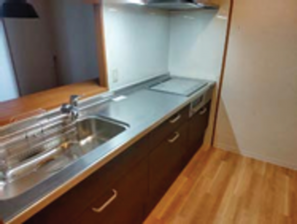 岸和田市港緑町、マンションの画像です