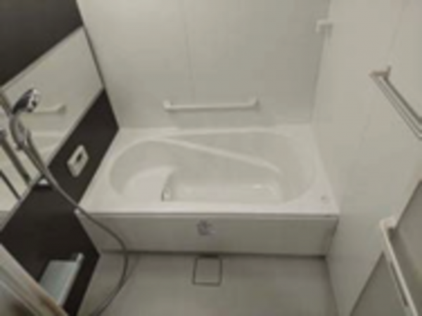 岸和田市港緑町、マンションの画像です