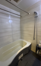 岸和田市港緑町、マンションの画像です