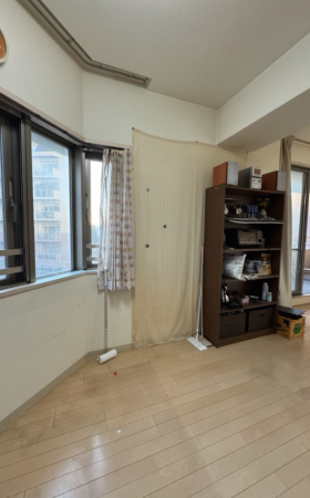 岸和田市港緑町、マンションの画像です