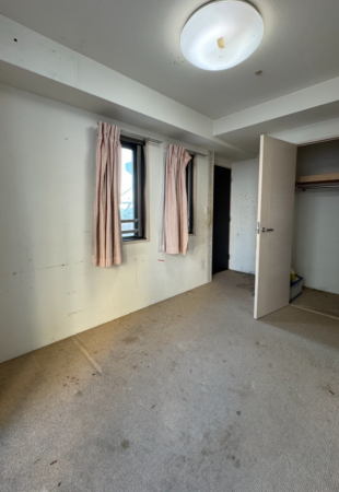 岸和田市港緑町、マンションの画像です