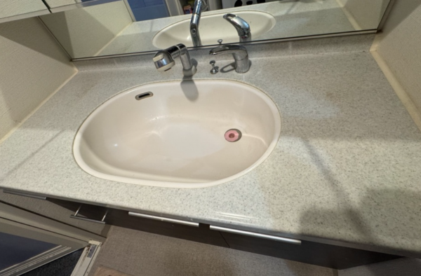 岸和田市港緑町、マンションの画像です