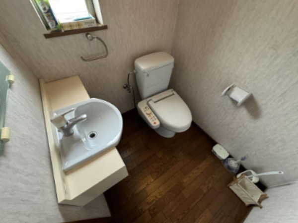 岸和田市下松町、収益物件/住宅付店舗のトイレ画像です