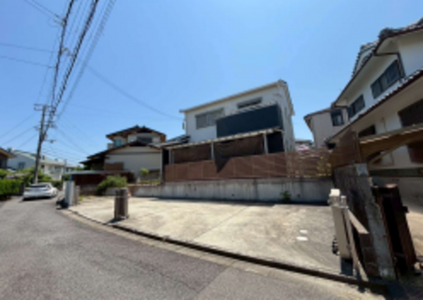 岸和田市東ケ丘町、中古一戸建ての画像です