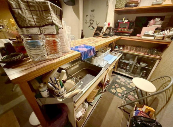 貝塚市海塚、収益物件/店舗付住宅の画像です