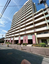 泉佐野市岡本、マンションの画像です