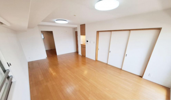 泉佐野市上町、マンションの画像です