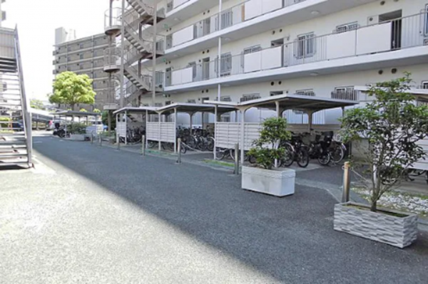 貝塚市地蔵堂、マンションの画像です