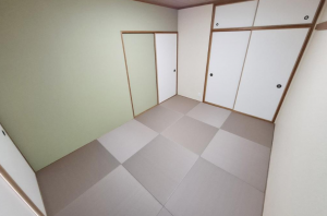 貝塚市澤、マンションの画像です