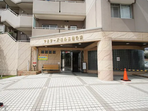 貝塚市澤、マンションの画像です