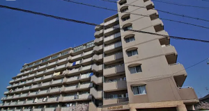 貝塚市澤、マンションの画像です