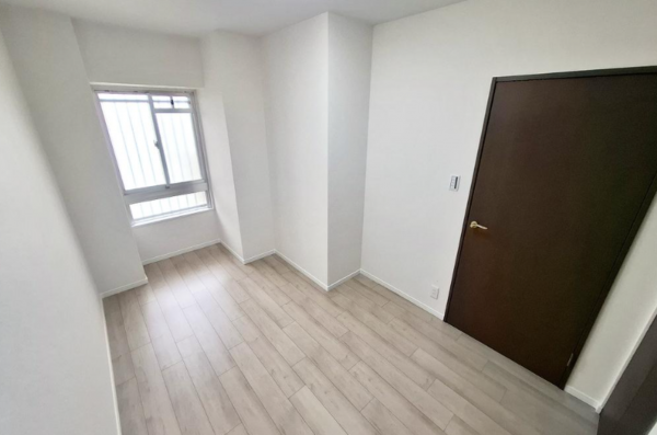 貝塚市澤、マンションの画像です