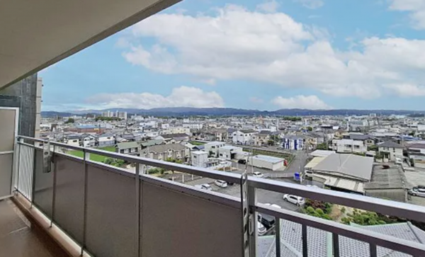 貝塚市澤、マンションの画像です