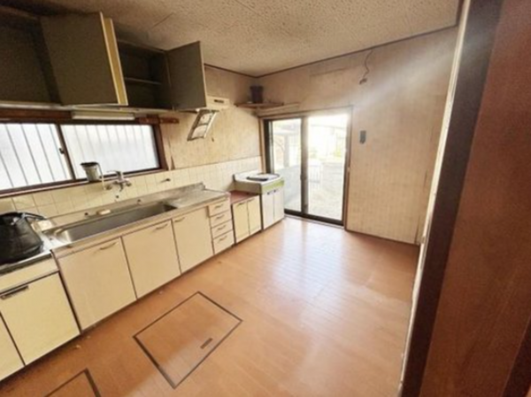 岸和田市極楽寺町、中古一戸建ての画像です