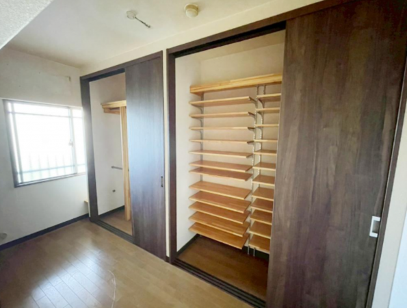 貝塚市清児、マンションの画像です