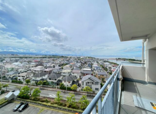貝塚市二色、マンションの画像です