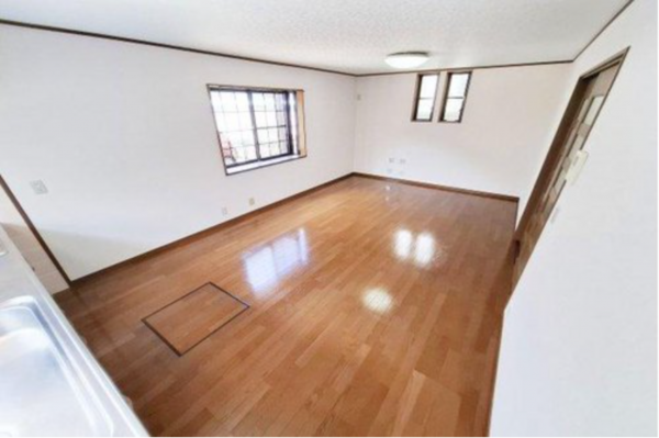 泉佐野市市場西、中古一戸建ての居間画像です