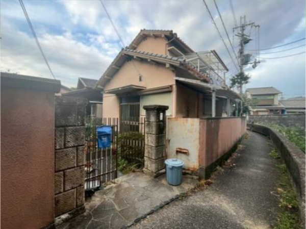 泉佐野市春日町、中古一戸建ての画像です