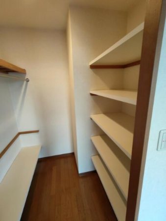 貝塚市福田、マンションの画像です