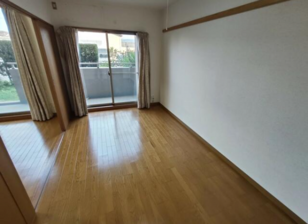 貝塚市福田、マンションの画像です