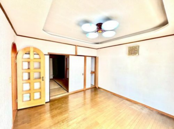 泉佐野市高松西、中古一戸建ての画像です