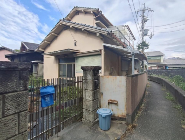 泉佐野市春日町、中古一戸建ての画像です