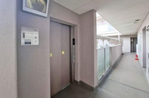 貝塚市王子、マンションの画像です