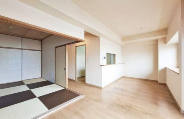 貝塚市王子、マンションの画像です