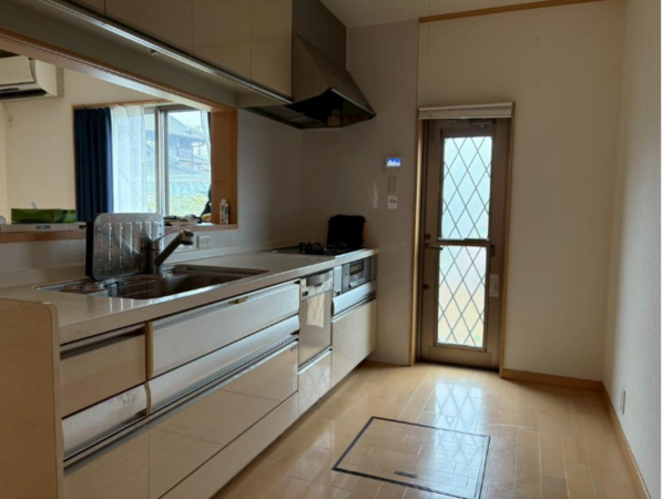 貝塚市窪田、中古一戸建ての画像です