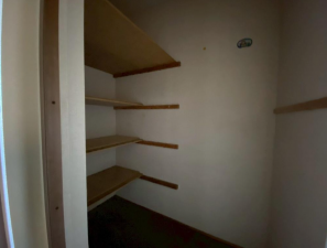 貝塚市海塚、マンションの画像です