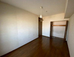 貝塚市海塚、マンションの画像です