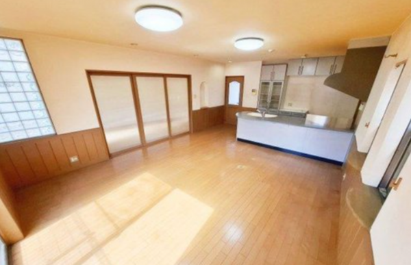 岸和田市上松町、中古一戸建ての画像です