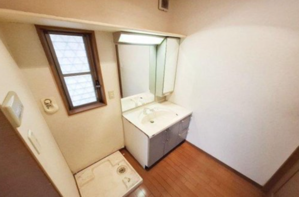 岸和田市上松町、中古一戸建ての画像です