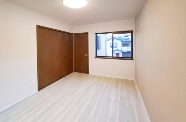 貝塚市王子、中古一戸建ての子ども部屋画像です