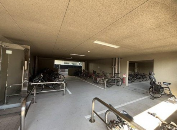 泉佐野市下瓦屋、マンションの画像です