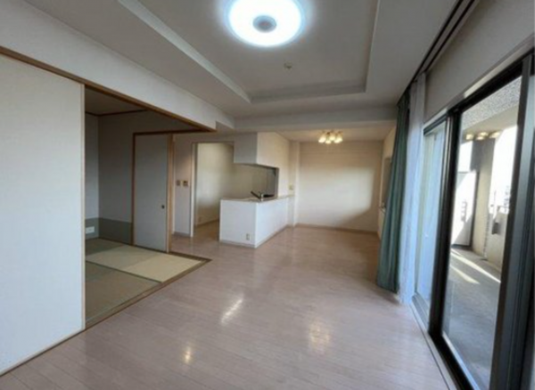 泉佐野市下瓦屋、マンションの画像です