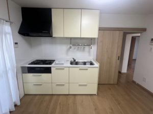 貝塚市澤、マンションの画像です