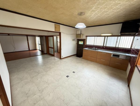 泉佐野市南中安松、中古一戸建ての画像です