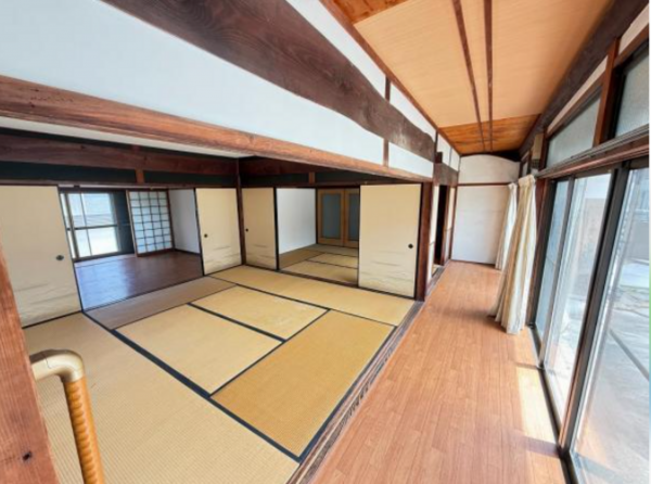 泉佐野市南中安松、中古一戸建ての画像です