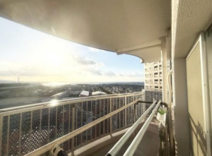 貝塚市二色、マンションの画像です